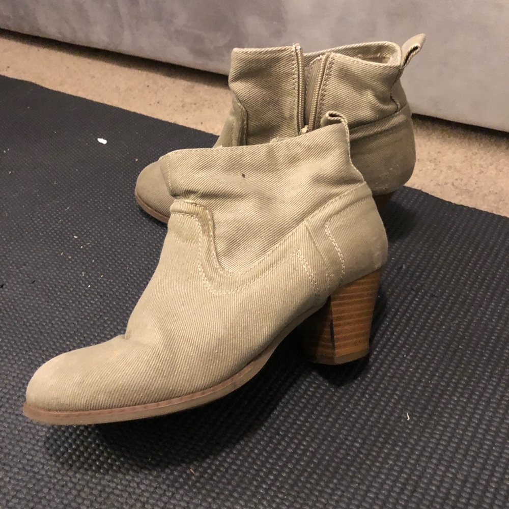 Heeled booties